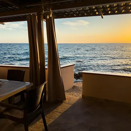 بيت للعطل To Kyma - Seafront House