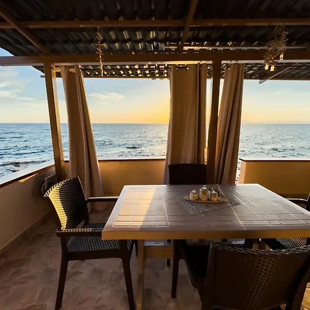 بيت للعطل To Kyma - Seafront House *